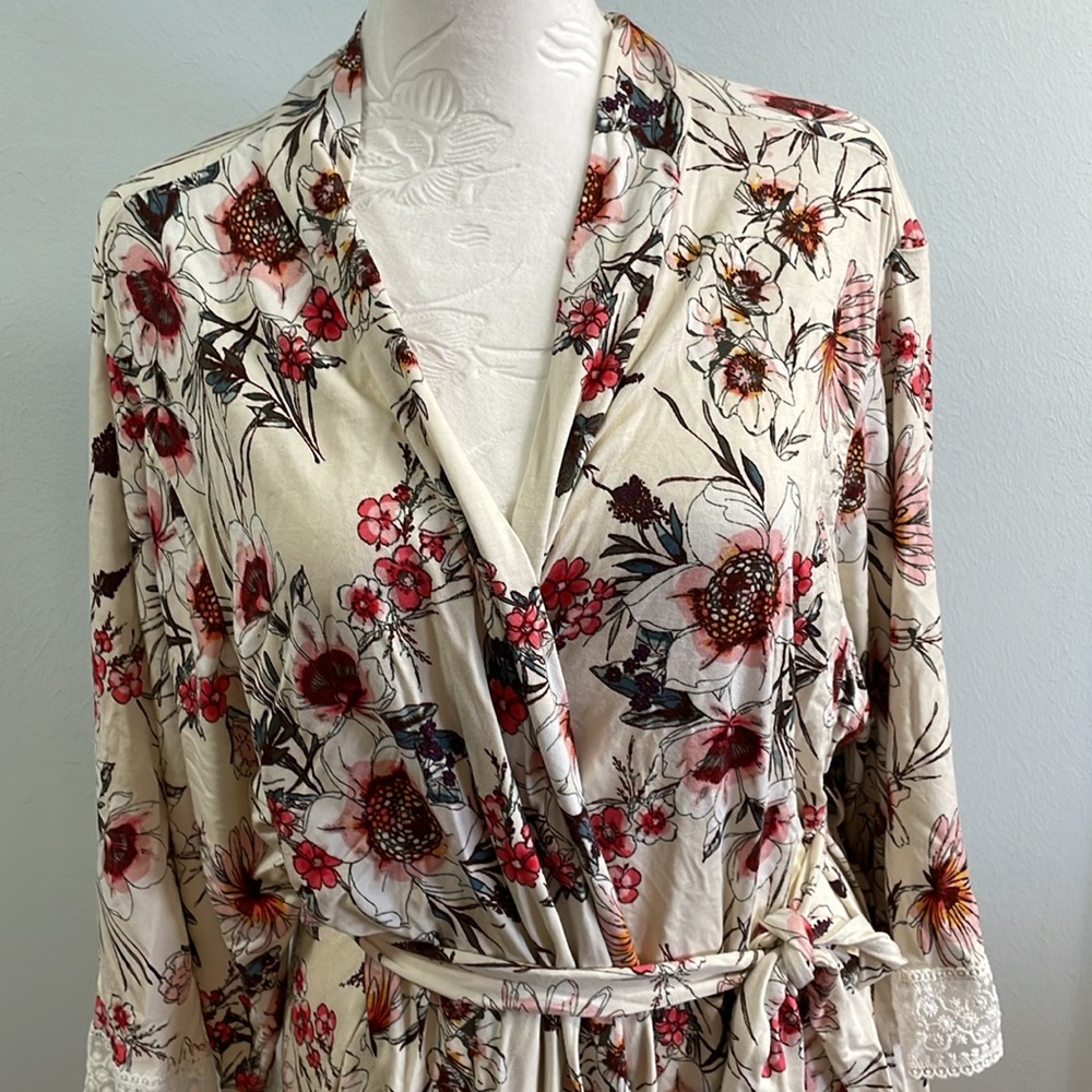 Nurtured 9 Maternity Robe - Picture 2 of 6